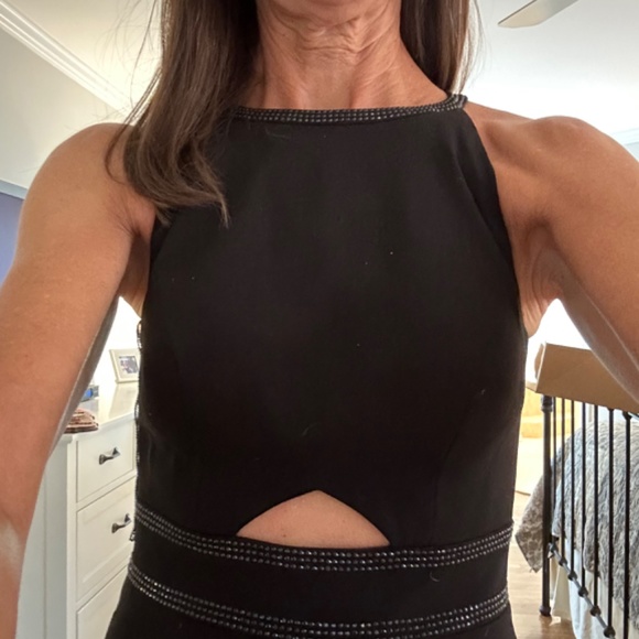 Aidan, Aidan Mattox full length, with short train black dress with side pockets - Picture 5 of 6